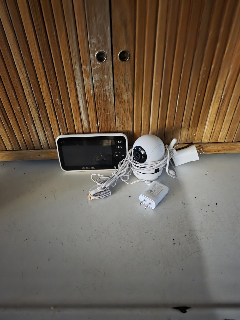 White Video Hello Baby Monitor with Pan/Tilt Camera